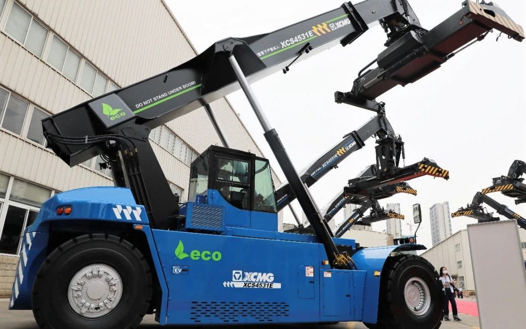 XCS45EV Electric Reach Stacker