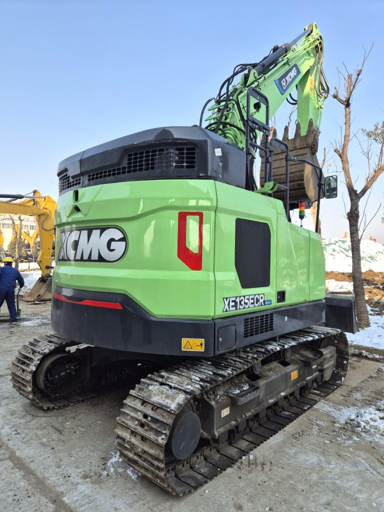 7. Etrucks XCMG 17t XE135CREV pure electric excavator